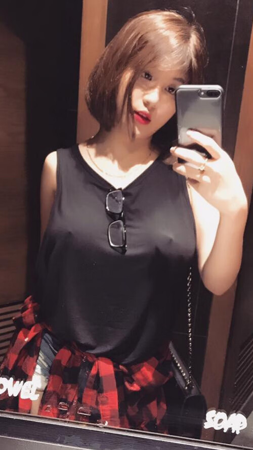 球队在比赛中展现出团结一心的团队精神，球队团结一致的说说