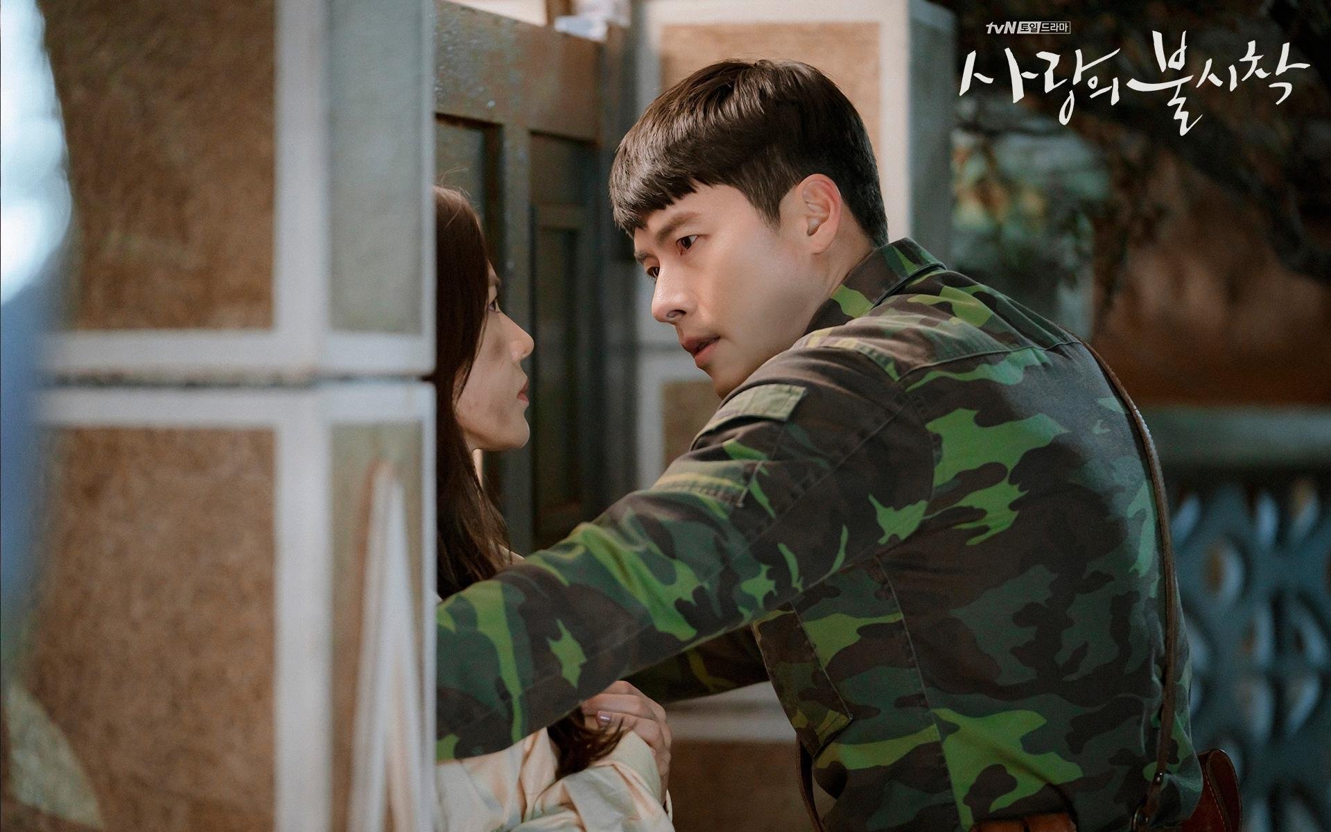 紧张足球比赛中球队实力横扫对手,足球比赛面对强大的对手怎么安排